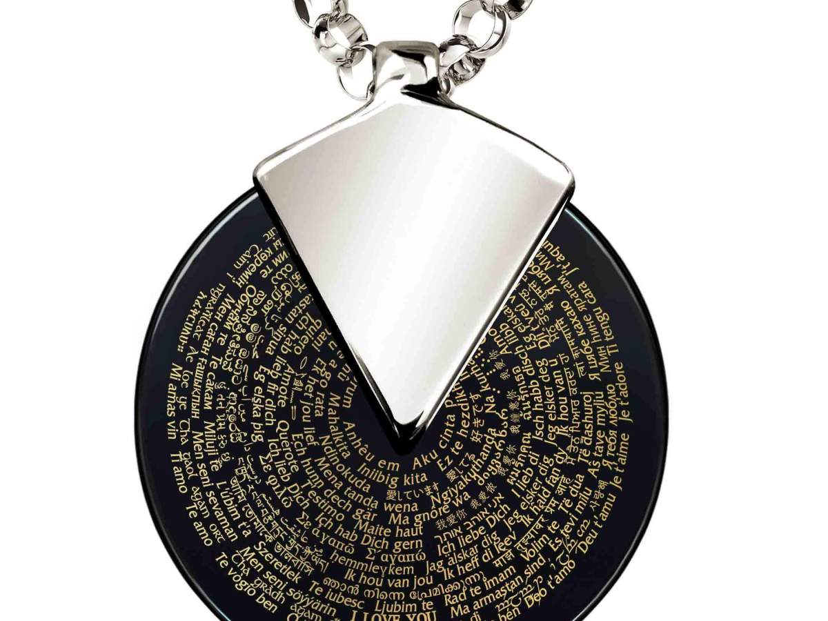 The best love pendant for girlfriend that you can get on Valentine’s Day